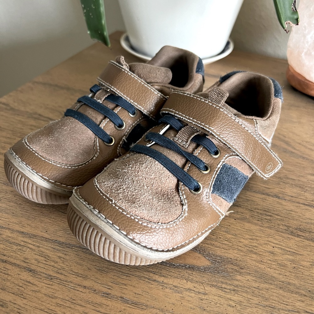 Stride Rite Brown Velcro Shoes Boys Size:10